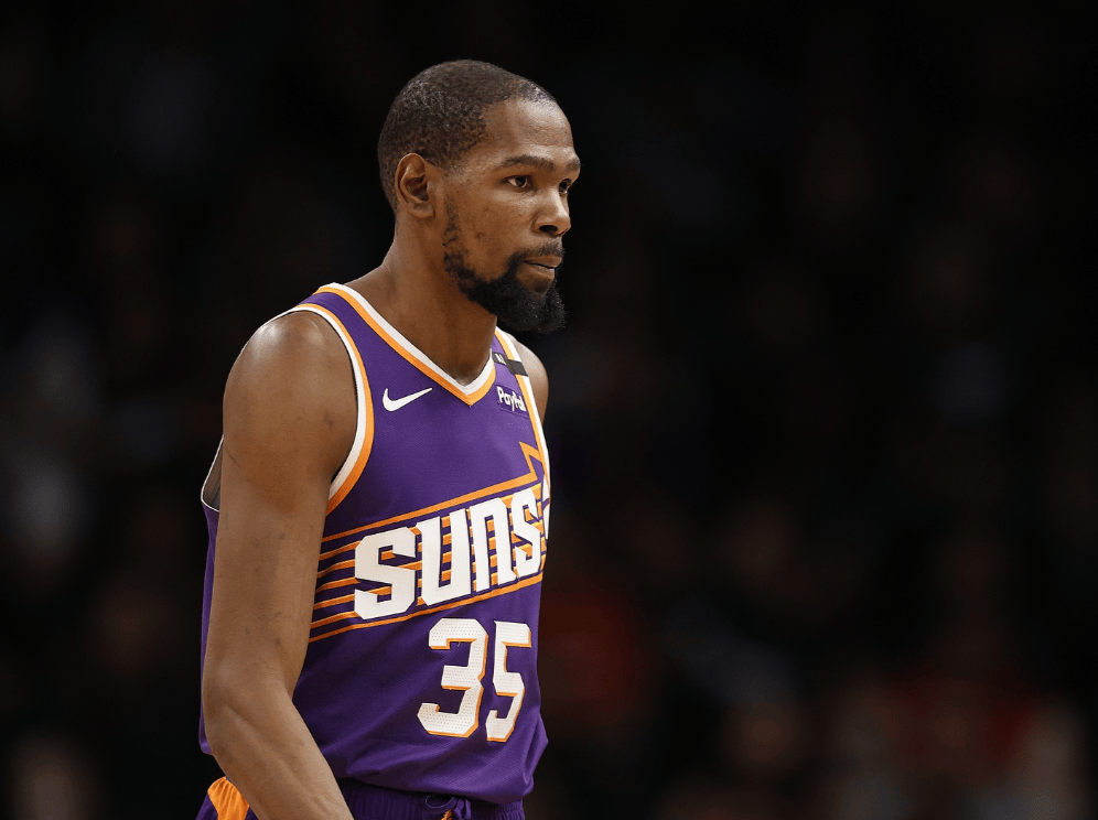 九游体育登录入口 杜兰特在西班牙队比赛中败北，赛况扑朔迷离引发热议！